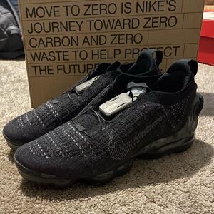 Nike Air Vapormax Flyknit 2020 Size 10.5